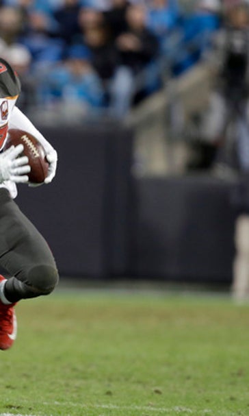 Bowles says Seferian-Jenkins will 'sink or swim on his own'